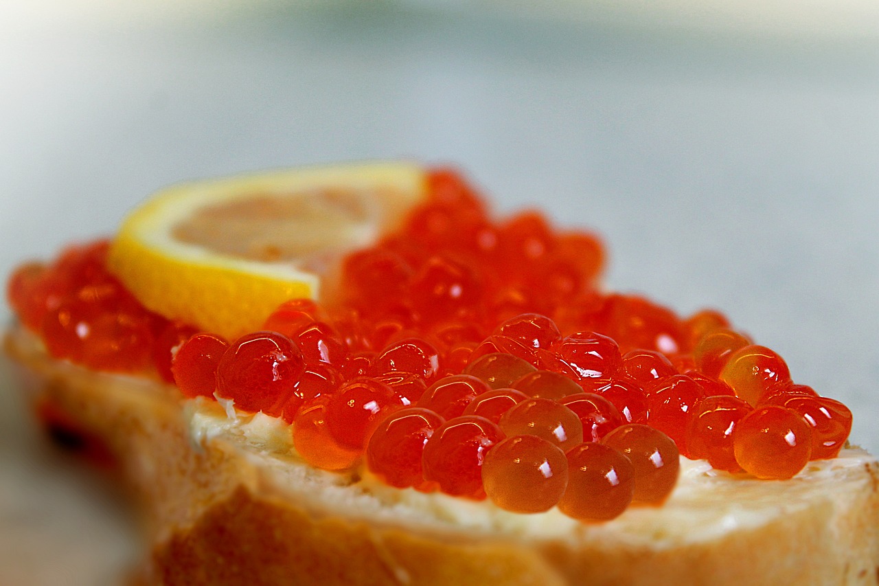 caviar toast luxe mets gastronomique